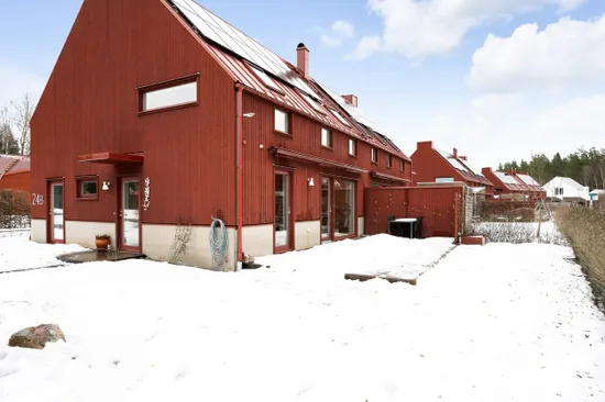 Radhus, Rusthållarvägen 24B, Näs-Focksta, Uppsala