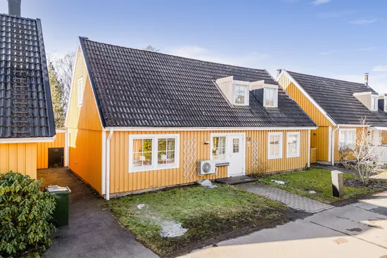 Villa, Östanåsgatan 58, Östanås, Köping