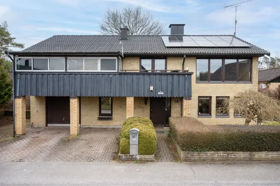 Villa, Guldregnsgatan 18, Centralt - norr, Höör