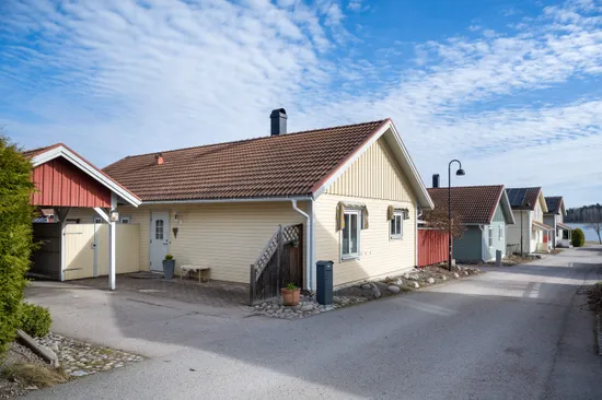 Villa, Näckrosgränd 11, Frönäs, Gnesta