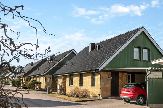 Villa, Radhus, Buskrosstigen 21, Karlberg, Varberg