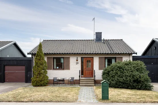 Villa, Radhus, Bastövägen 29, Hov, Växjö