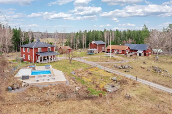 Villa, Gård/Skog, Stäringe BOSTORP, Flen