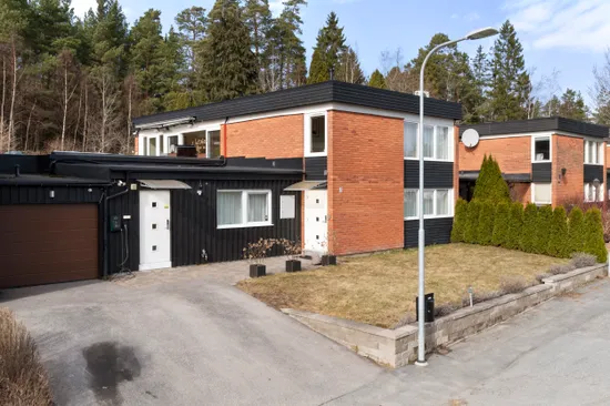 Villa, Radhus, Blockvägen 3, Vallabrink, Täby