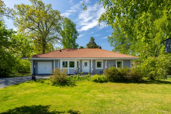 Villa, Långrevsvägen 8, Resarö, Vaxholm