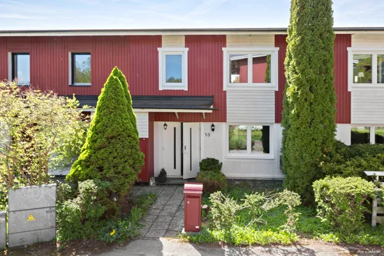 Villa, Radhus, Gitarrvägen 13, Viksjö Hummelmora, Järfälla