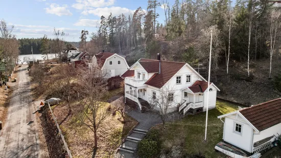 Villa, Bergviksvägen 14, Bergviks brygga, Salem