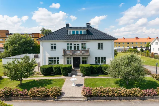 Villa, Järnvägsgatan 11, Kumla