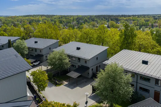 Radhus, Väpnarevägen 57, Segeltorp, Huddinge