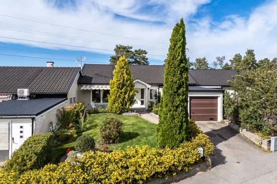 Radhus, Tallåsvägen 36, Tallåsen/Centralt, Strängnäs