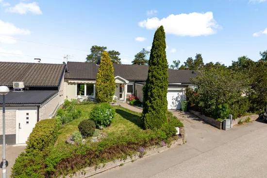 Radhus, Tallåsvägen 36, Tallåsen/Centralt, Strängnäs