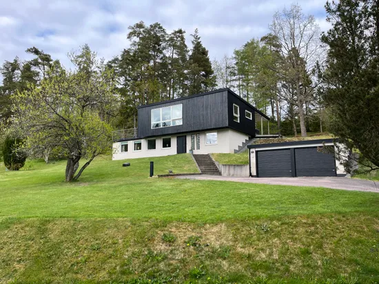 Villa, Kyrkogatan 46, Kinna, Mark