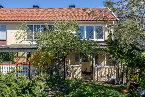 Radhus, Djurgårdsvägen 7F, Bågen, Skara