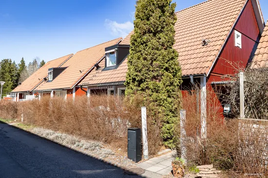 Villa, Radhus, Åskmolnsvägen 36, Storvreta, Uppsala