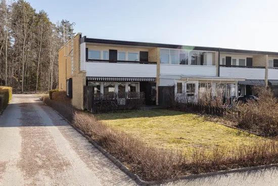 Radhus, Bandverksgatan 237, Bäckby, Västerås