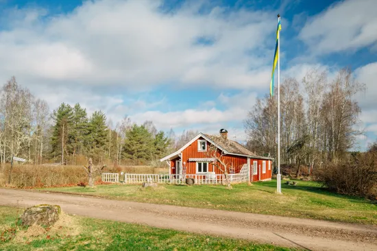 Villa, Uggletorp Skogsmossen 12, Töreboda