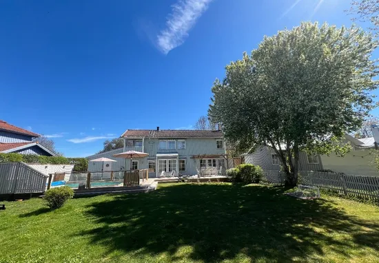Villa, Gröna vägen 4, Håbo-Tibble Kyrkby, Upplands-Bro