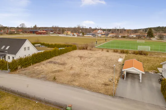 Tomt, Fältvägen 8, Grillby, Enköping