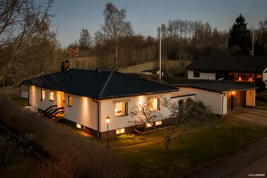 Villa, Nävestagatan 14, Ekeby-Gällersta, Kumla