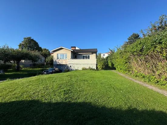 Villa, Gårdsfogdevägen 28, Mariehäll, Stockholm