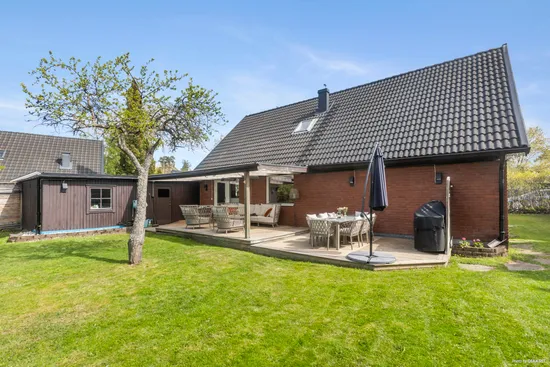 Villa, Sångarvägen 16, Ella park, Täby
