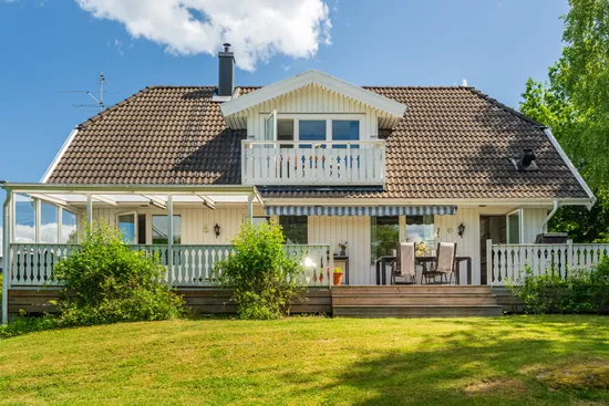 Villa, Källvägen 8, Närlunda, Ekerö