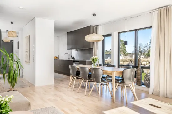 Radhus, Akrobatgatan 9A, Björkalund, Norrköping