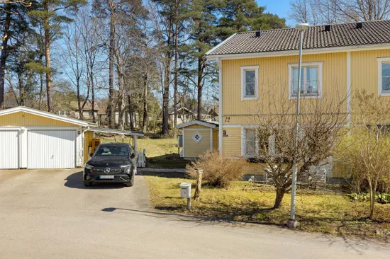 Villa, Radhus, Stallbacken 12, Bålsta Gillmarksbyn, Håbo