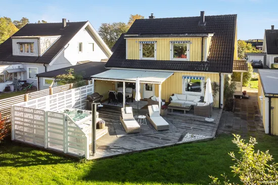 Villa, Radhus, Klövervägen 4, Viksjö, Järfälla