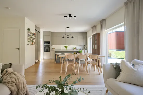 Radhus, Patron Lars väg 7A, Vistaberg, Huddinge