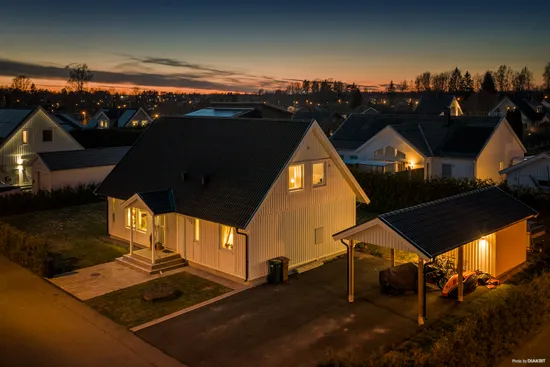 Villa, Torkels väg 24, Marieberg, Örebro