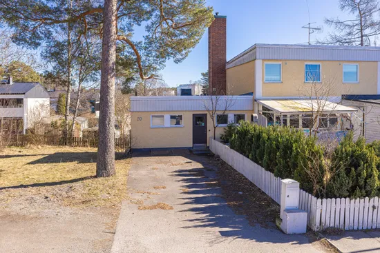 Radhus, Envägen 20, Centrala Väsby, Upplands Väsby