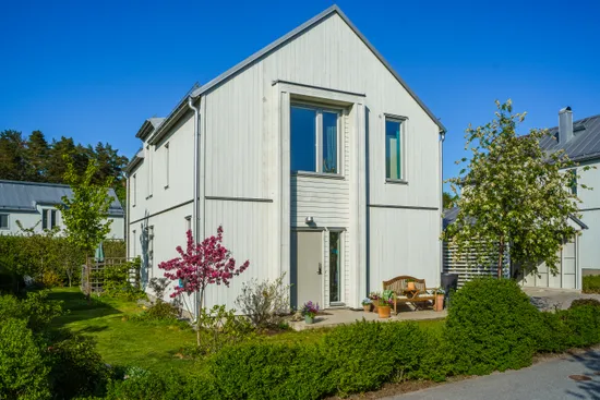 Villa, Vikvägen 3, Bålsta Frösundavik, Håbo
