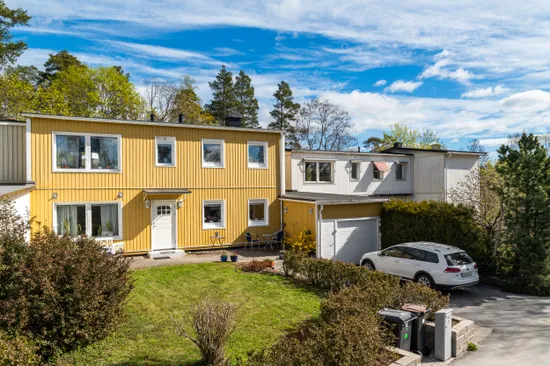 Villa, Radhus, Orrvägen 8, Norskogen Näsbypark, Täby