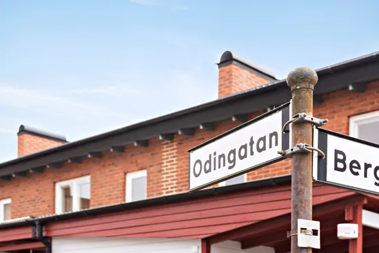 Radhus, Odingatan 26, Kungsängen, Sala