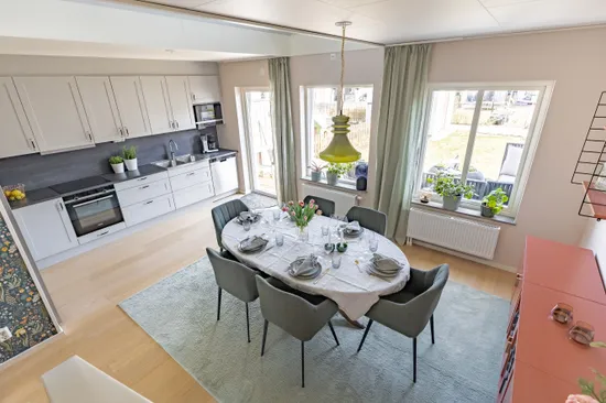Radhus, Sagavägen 12A, Enköping