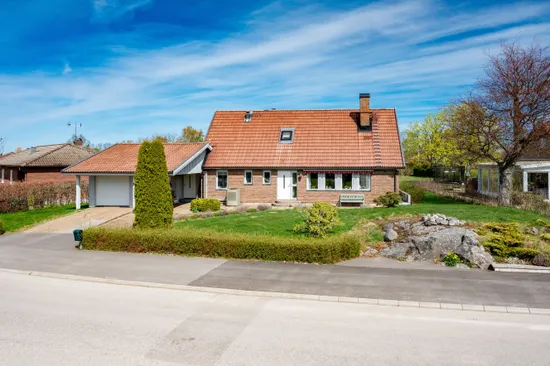 Villa, Korsgatan 16, Centrala Kvänum, Vara