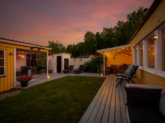 Villa, Radhus, Näckrosvägen 7, Sjukyrkoberget, Upplands Väsby