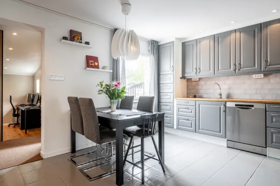 Villa, Radhus, Lövängsvägen 5, Kynäs, Huddinge
