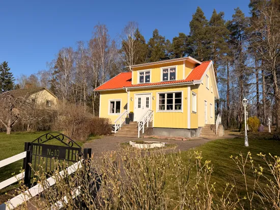 Villa, Mårumsvägen 10 och 14, Ulvåker, Skövde