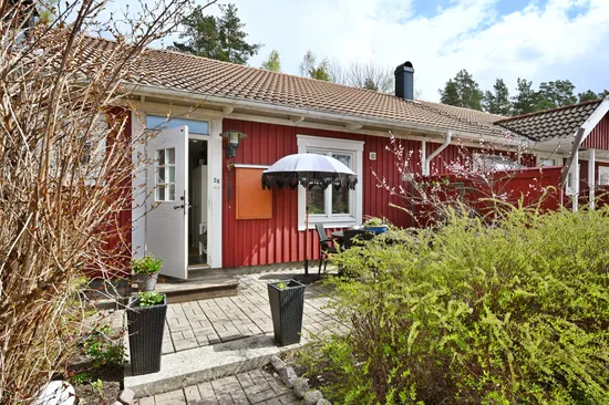 Villa, Radhus, Tullhusvägen 26, Färingsö Kungsberga, Ekerö