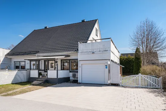 Radhus, Mazurkavägen 7, Brunna, Upplands-Bro