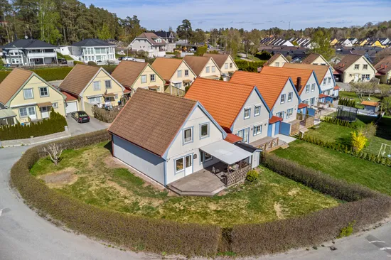Villa, Radhus, Skattegårdsvägen 429, Vinsta, Stockholm