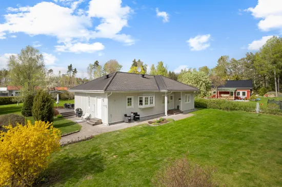 Villa, Husbyvägen 30, Bro, Upplands-Bro
