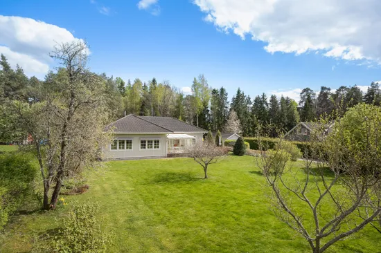 Villa, Husbyvägen 30, Bro, Upplands-Bro