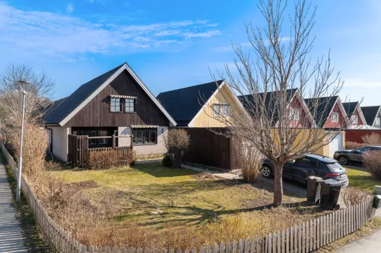 Villa, Radhus, Blendavägen 63, Täby Kyrkby, Täby