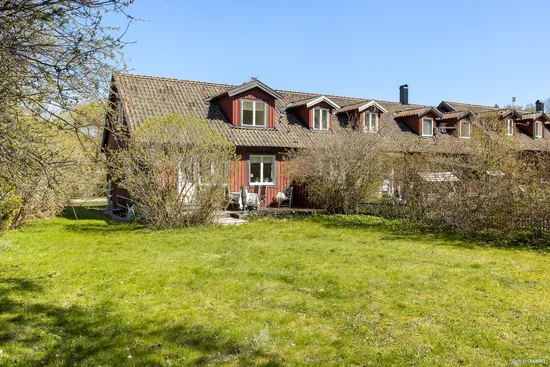 Villa, Radhus, Röda radhusen 9, Djurö, Värmdö