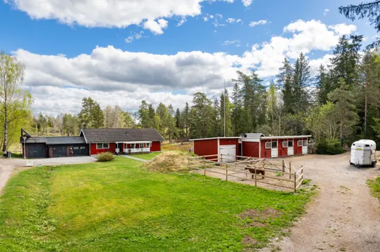 Gård/Skog, Vikensbergsvägen 30, Norrtälje