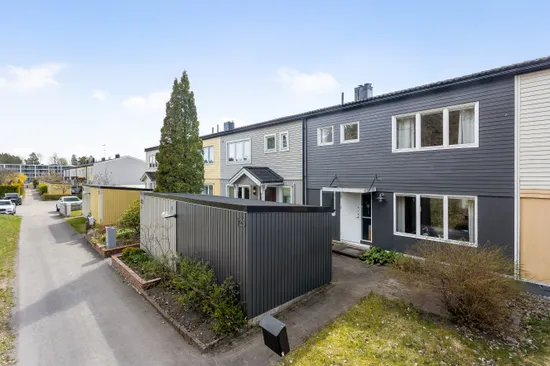 Villa, Radhus, Andebodavägen 325, Viksjö, Järfälla