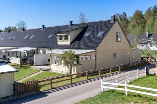 Villa, Radhus, Nyponvägen 31, Floda-Uddared, Lerum